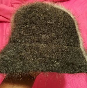 Fur looking round hat